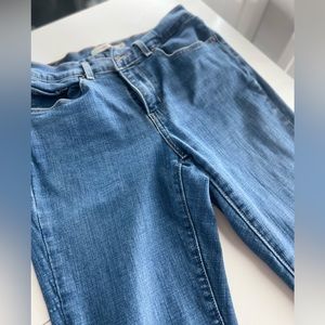 Levi Classic Boot Size 4 Women's Stretch Blue Jeans